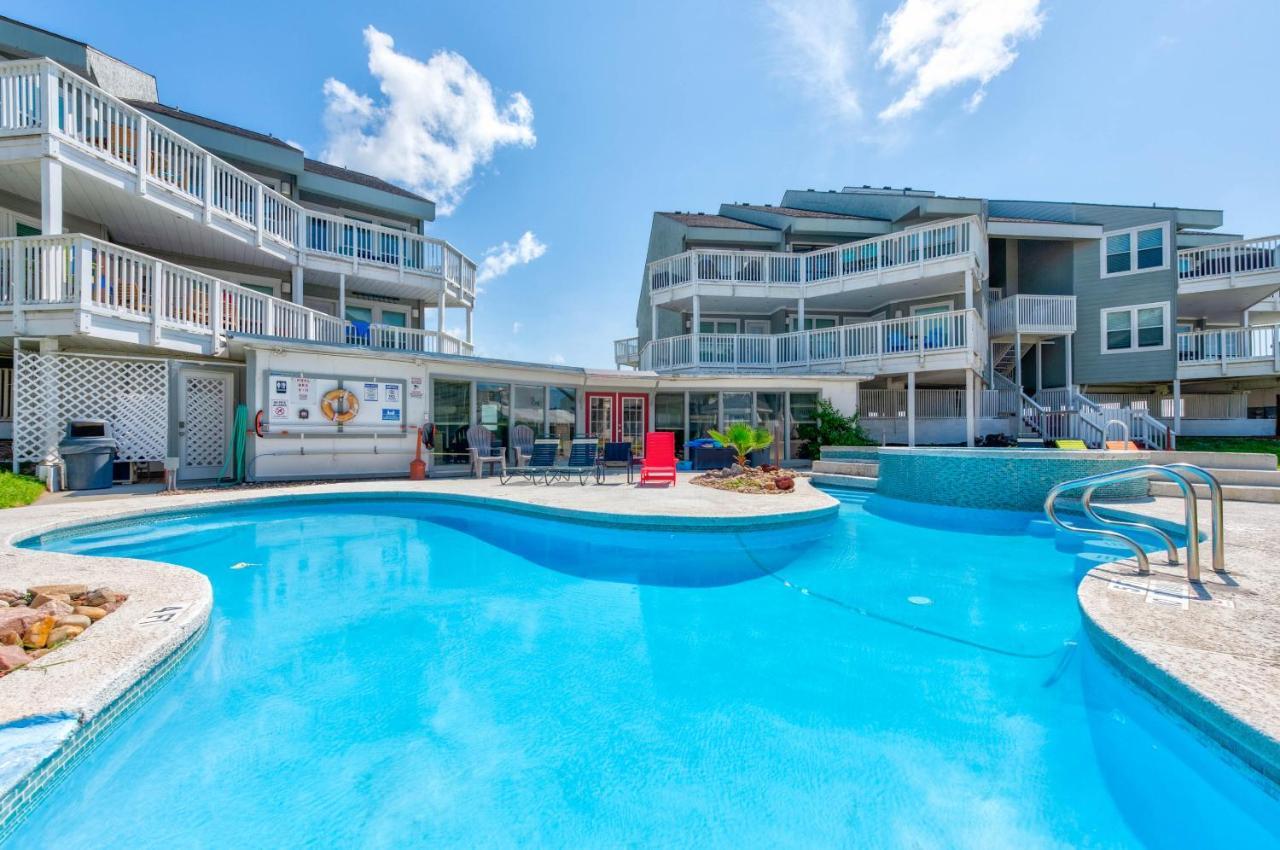 Апартаменты Gulf Breeze Mustang Beach Экстерьер фото